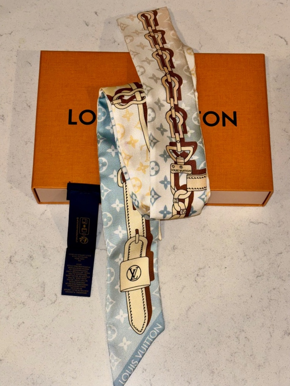 Louis Vuitton Bandeau - NWT - Picture 6 of 8